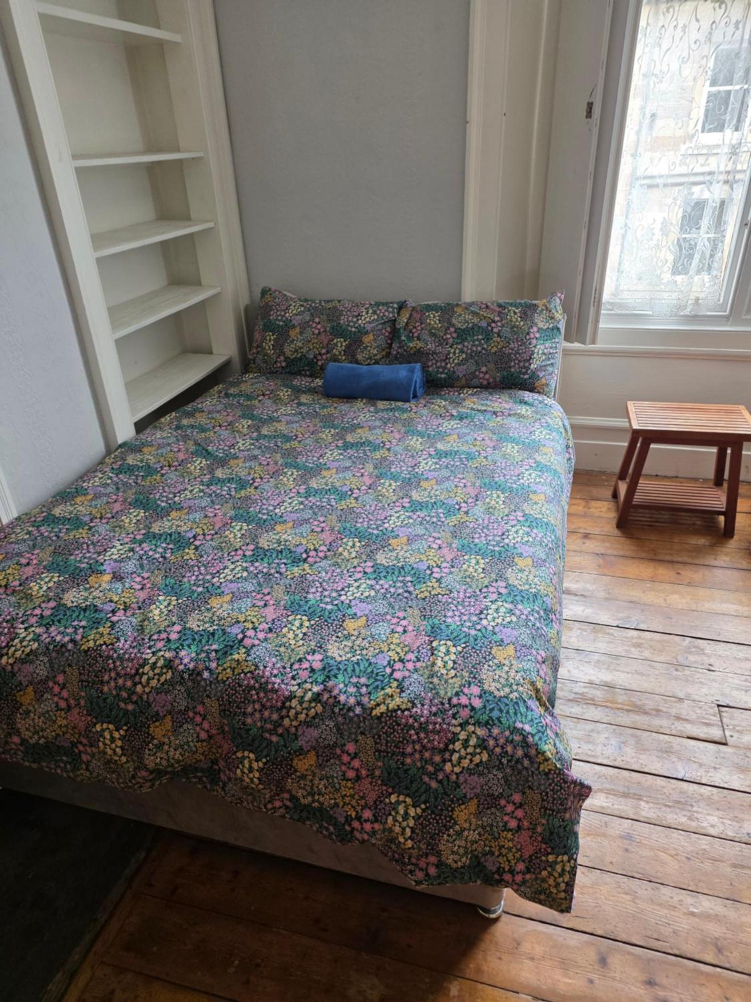 Apartment Centre Flat - Sleep Upto 4 *