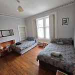 City Centre Flat - Sleep Upto 4