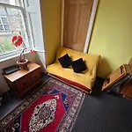 City Centre Flat - Sleep Upto 4